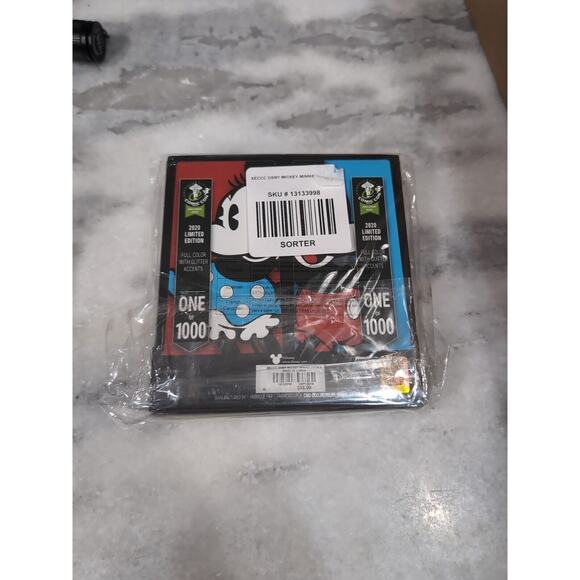 Figpin Disney Glitter Mickey Mouse #367 & Minnie Mouse #368 2020 ECCC, Sealed‎ - Picture 2 of 3